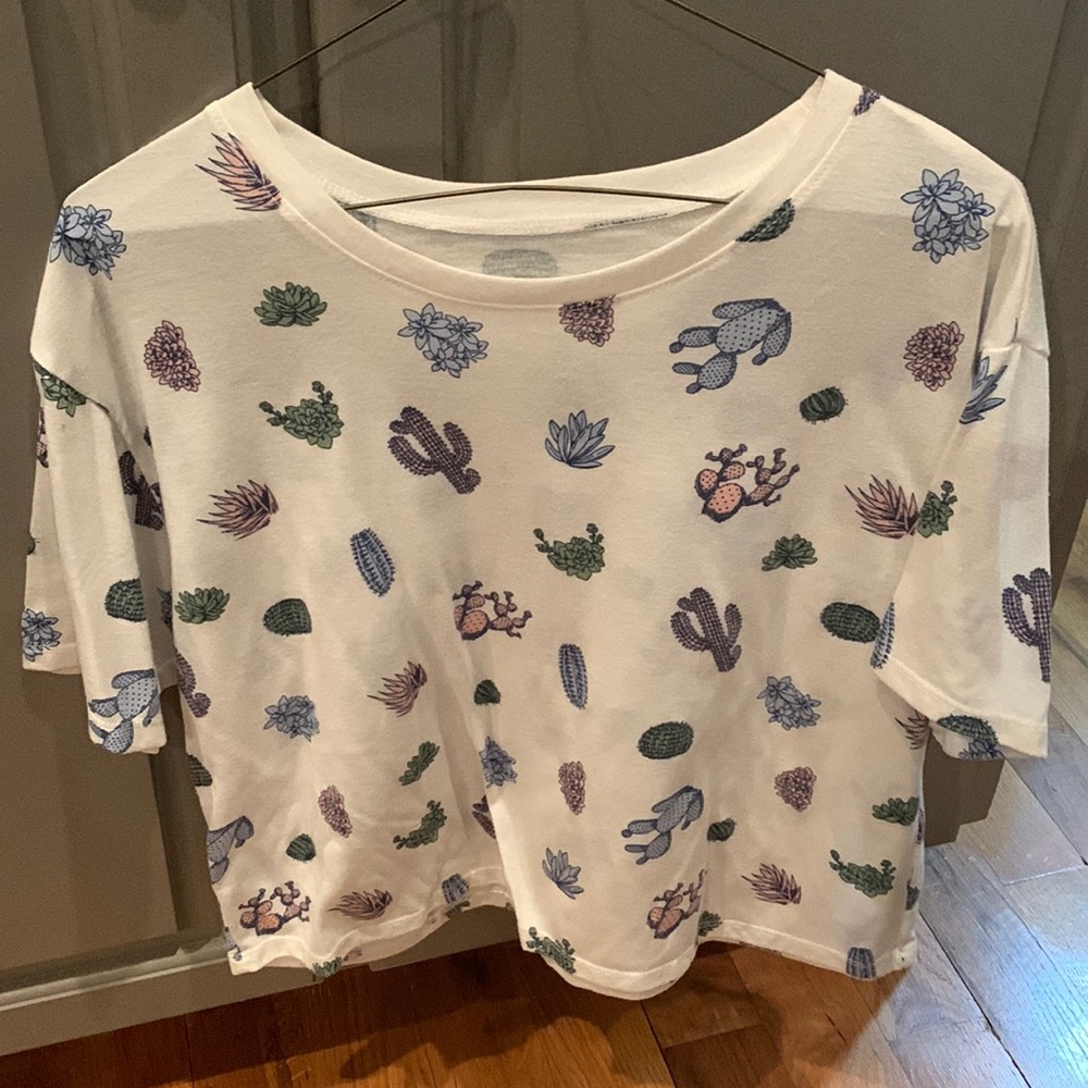 Cute cropped soft tee